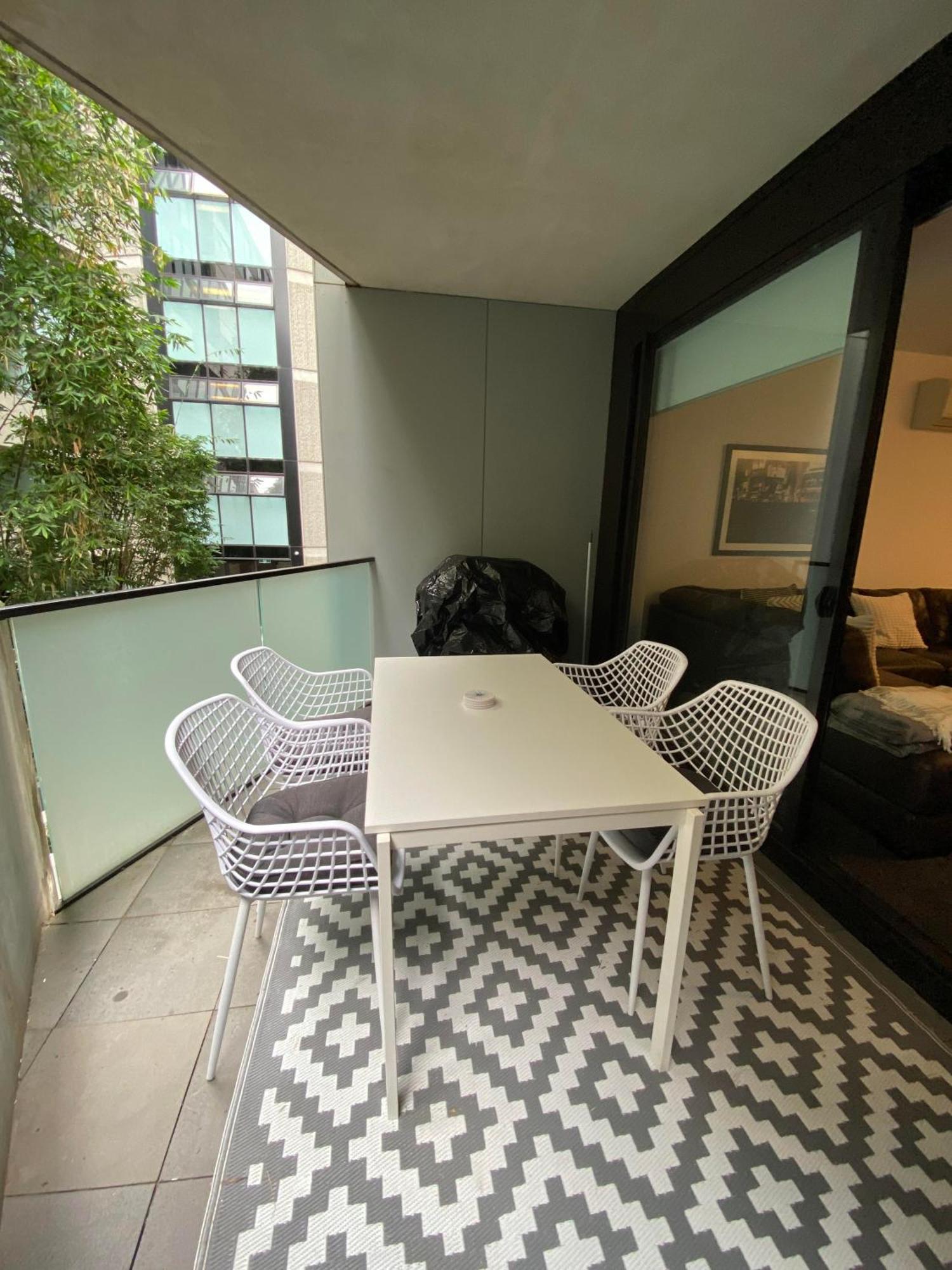 Modern Quiet 1 & 2 Bed Apt Opposite Albert Park Ville de Ville de Melbourne Extérieur photo